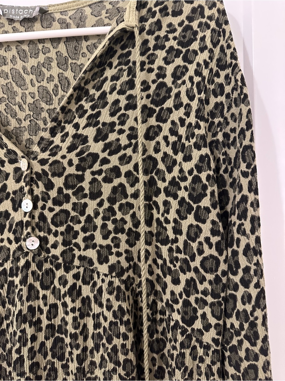 Pistache Green Leopard Print V-neck Flowy Dress Size Large Women’s - Picture 6 of 15